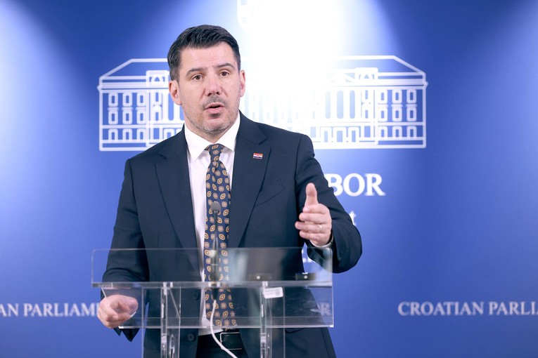 Grmoja o ubojstvu u Drnišu: tvrdi da je ranije osuđeni počinitelj slobodno hodao među građanima